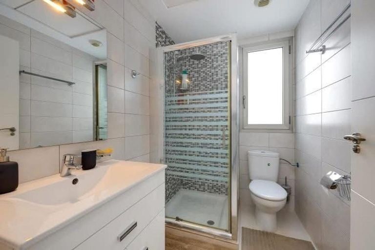 Property thumbnail 9