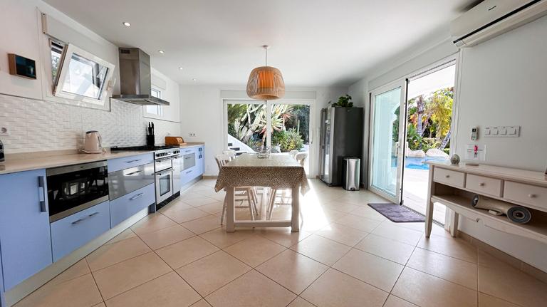 Property thumbnail 6