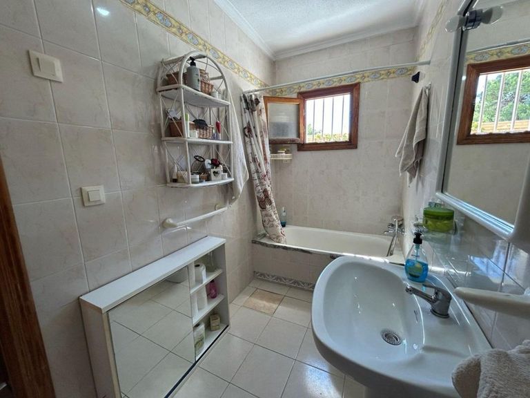 Property thumbnail 3