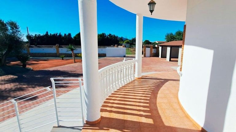 Property thumbnail 9