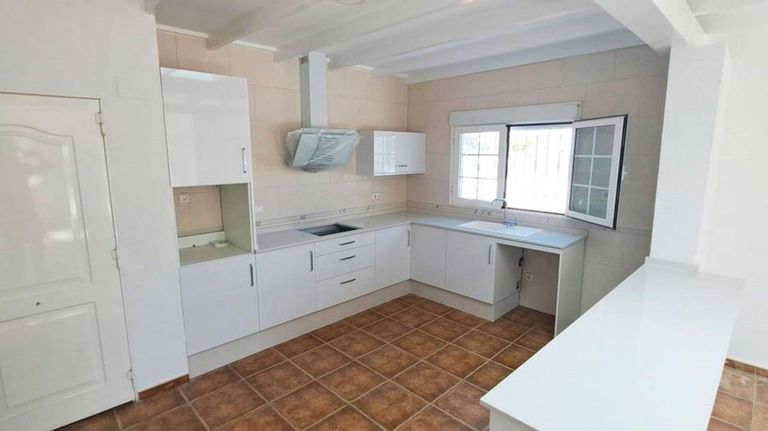 Property thumbnail 2