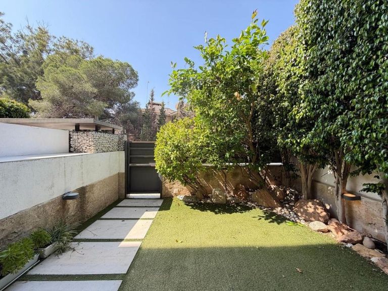 Property thumbnail 4