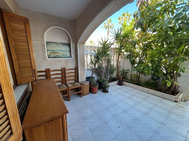 Property thumbnail 1