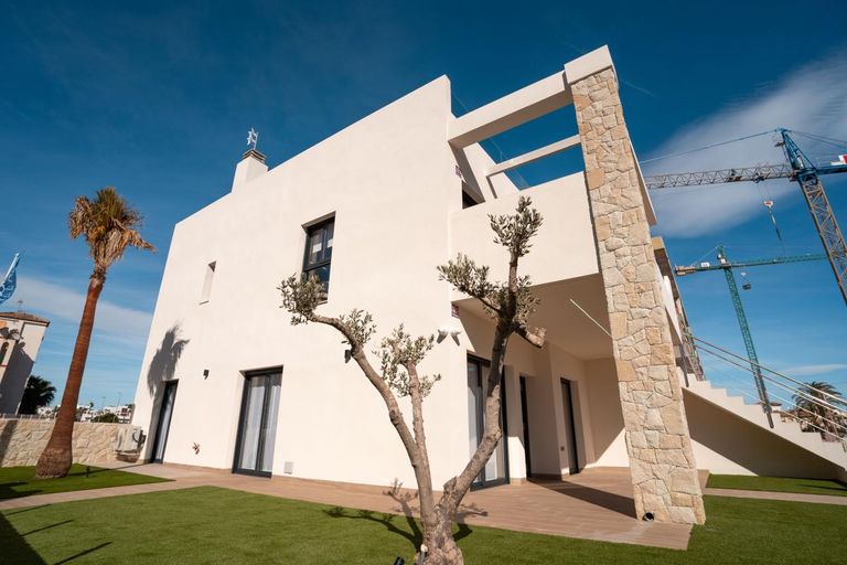 Property thumbnail 1