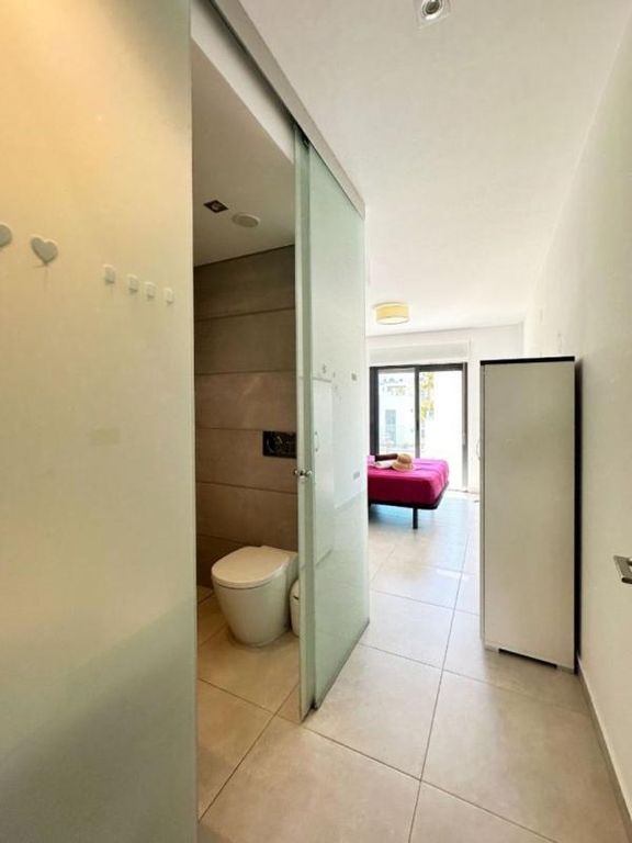 Property thumbnail 9