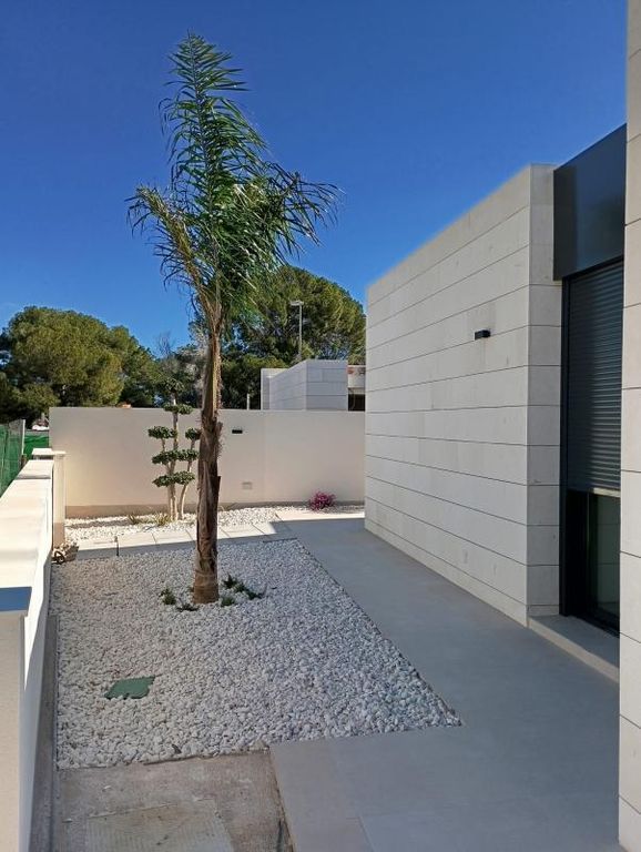 Property thumbnail 10