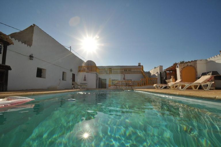Property thumbnail 1