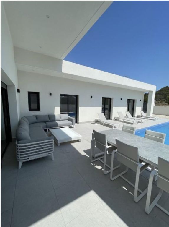Property thumbnail 9