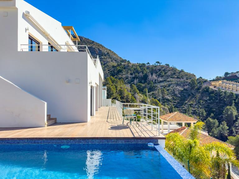 Property thumbnail 2