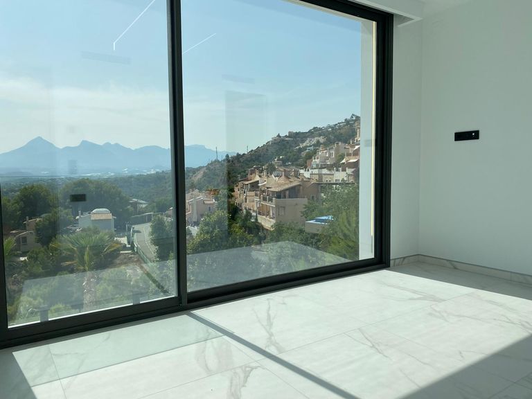 Property thumbnail 13