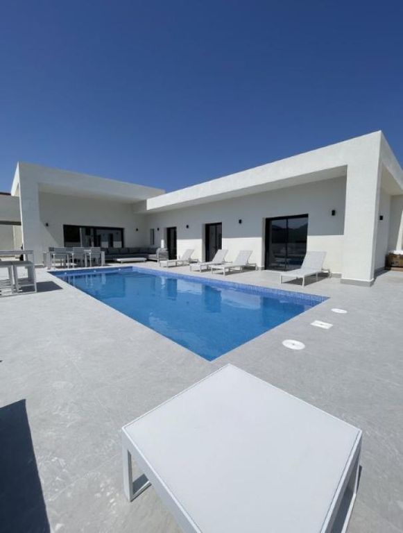 Property thumbnail 1
