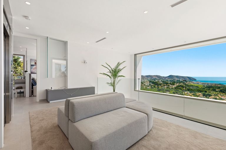 Property thumbnail 6