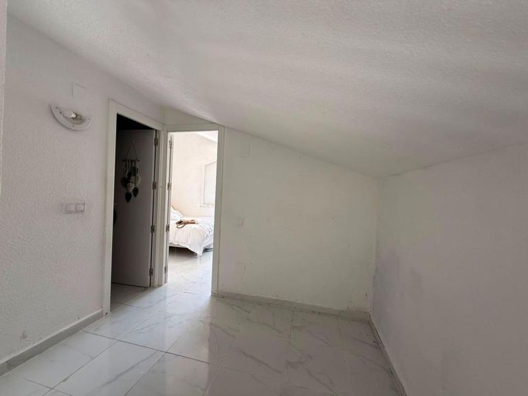 Property thumbnail 12