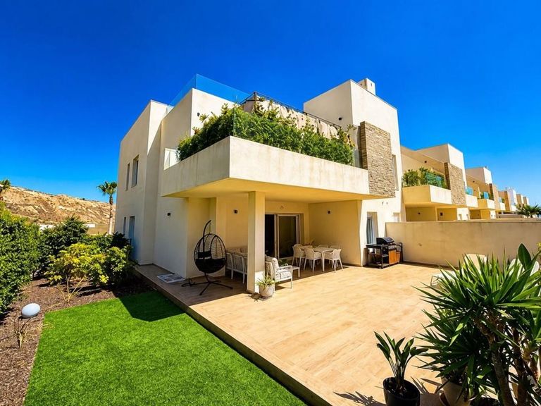 Property thumbnail 1