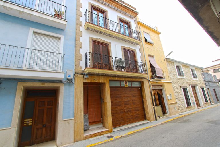 Property thumbnail 1