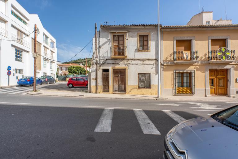 Property thumbnail 2