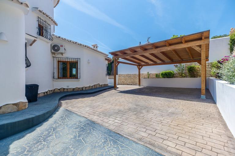 Property thumbnail 2