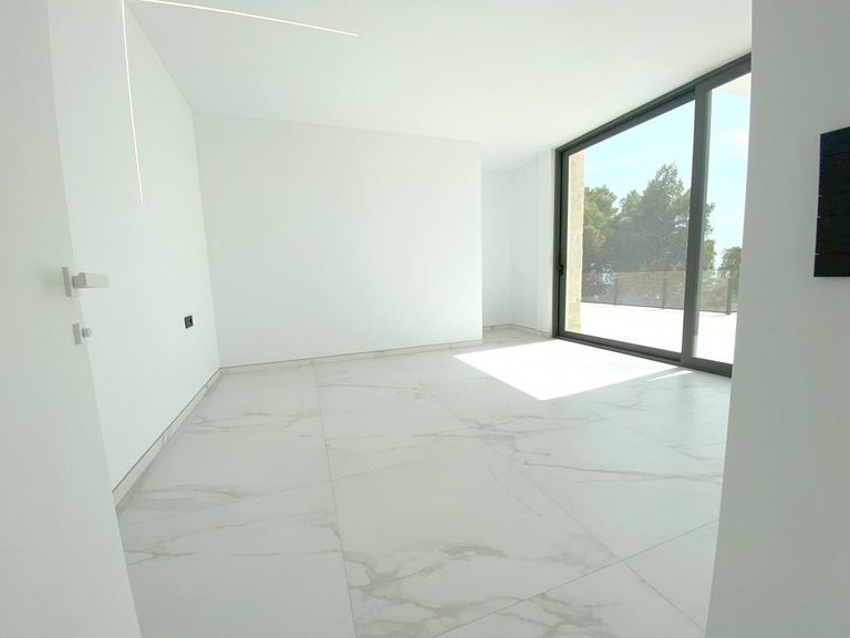 Property thumbnail 9