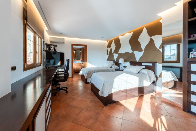 Property thumbnail 24