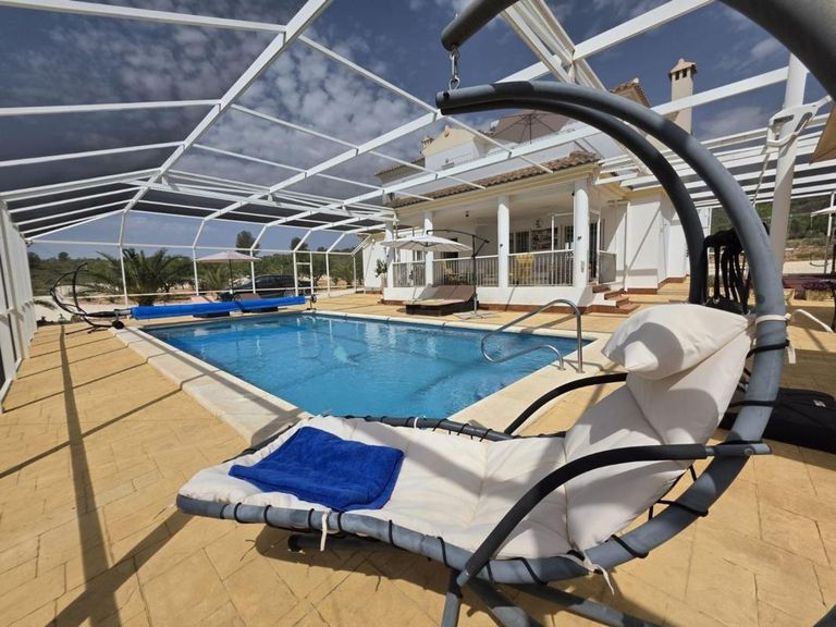 Property thumbnail 9