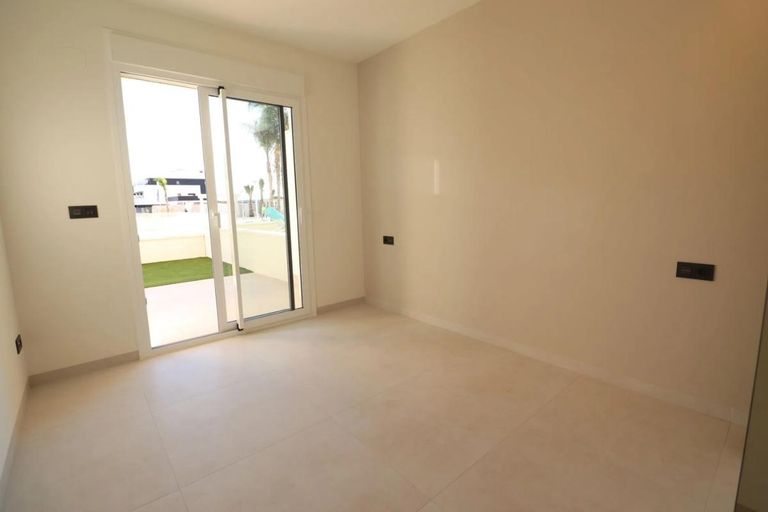Property thumbnail 16