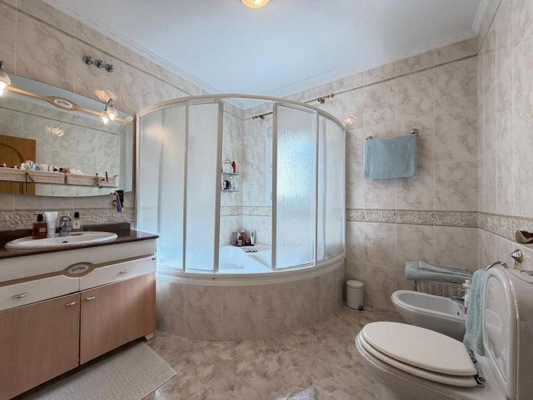 Property thumbnail 25