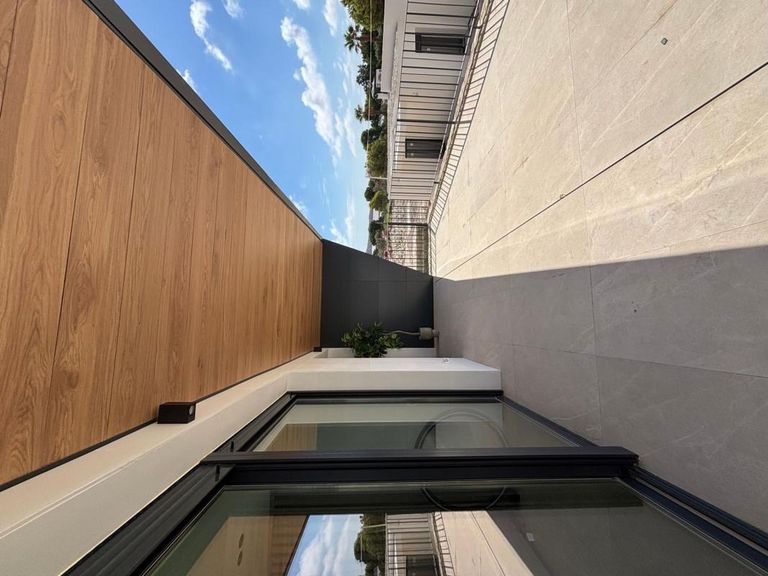 Property thumbnail 9
