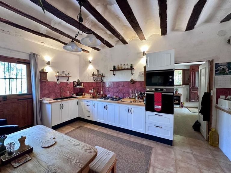 Property thumbnail 4