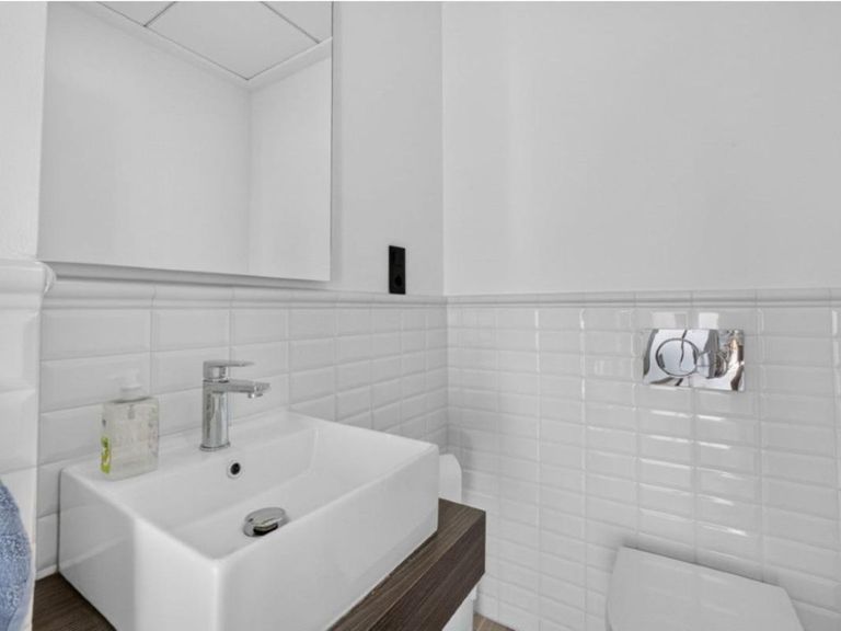 Property thumbnail 10