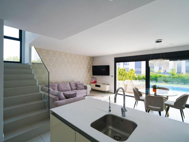 Property thumbnail 10