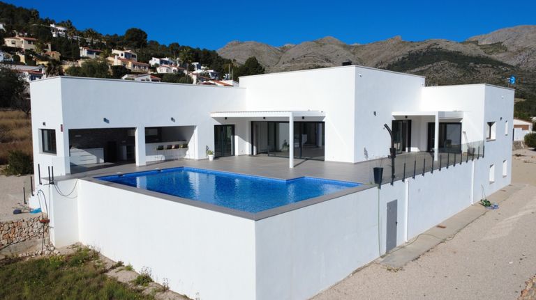 Property thumbnail 2
