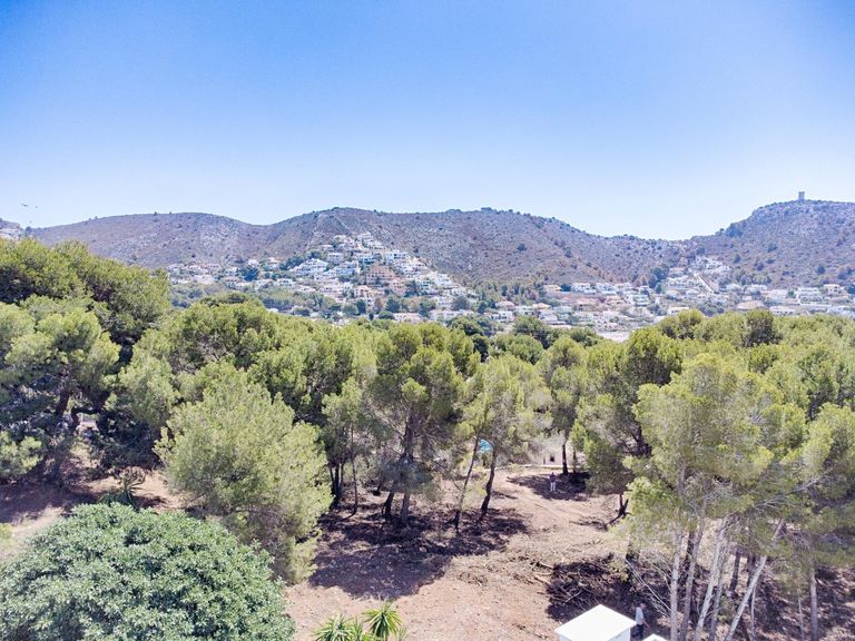 Property thumbnail 2