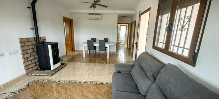 Property thumbnail 2