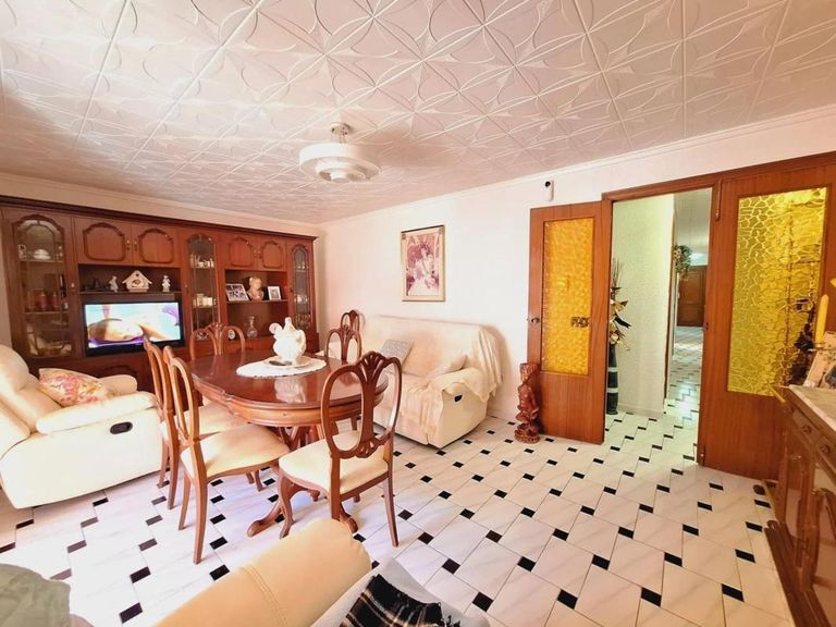 Property thumbnail 1