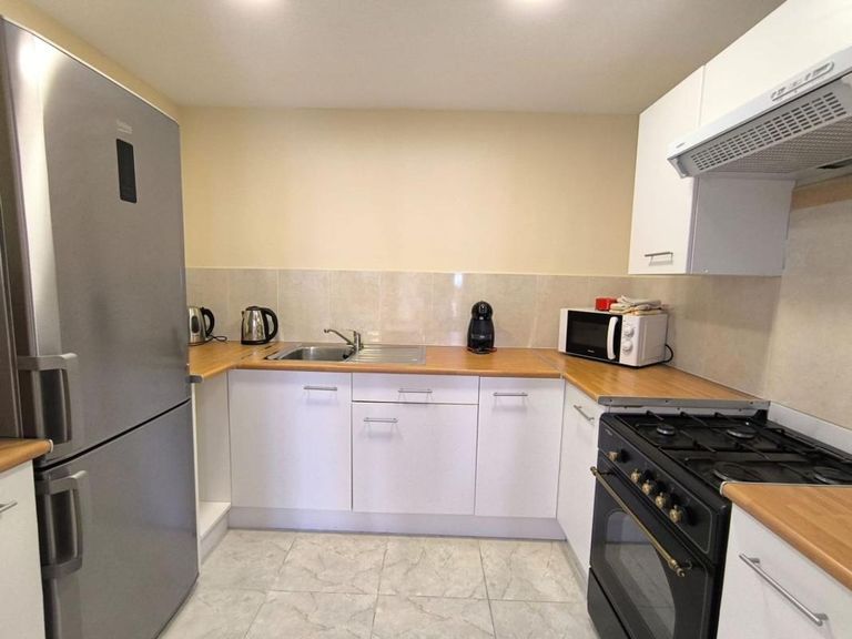 Property thumbnail 7