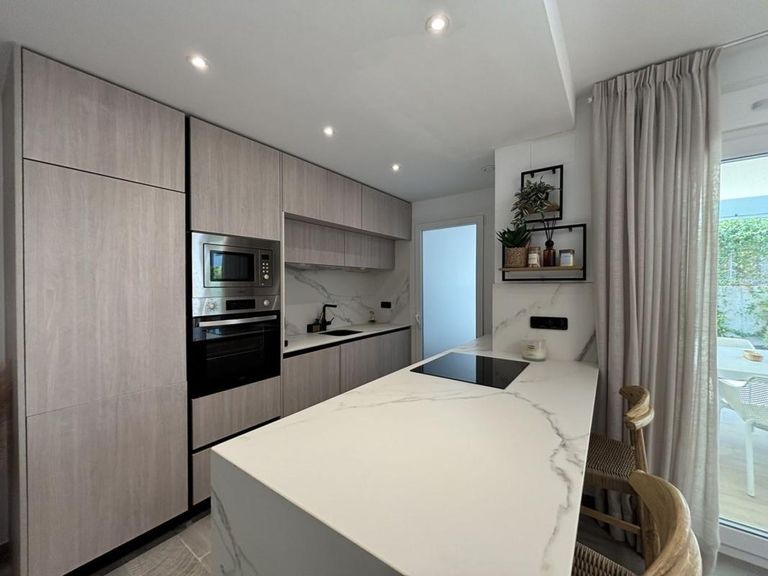 Property thumbnail 6