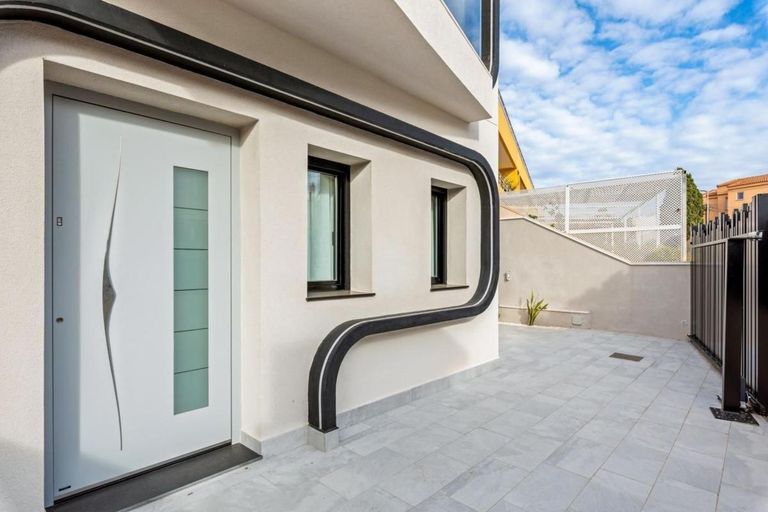 Property thumbnail 3