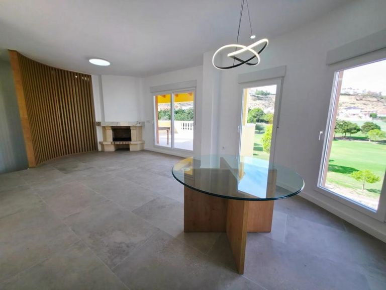 Property thumbnail 11