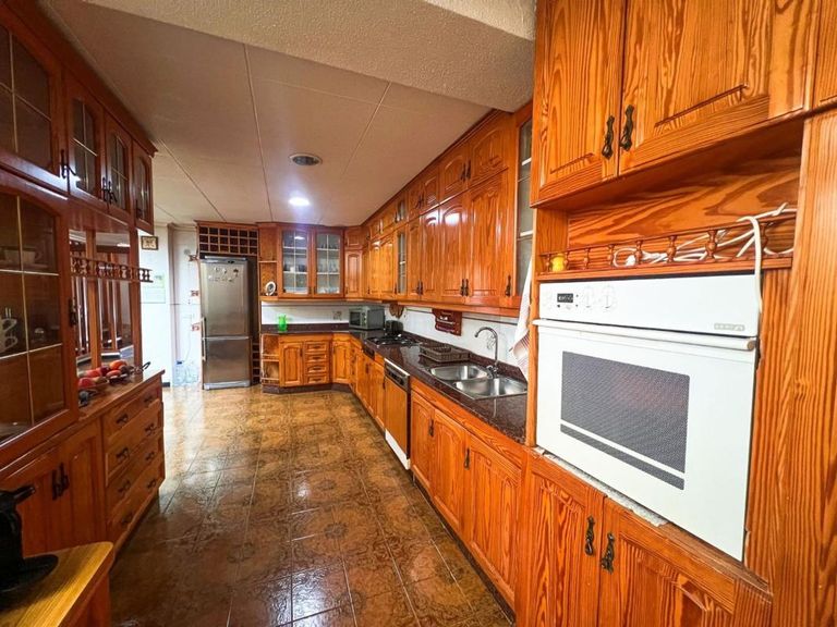 Property thumbnail 9