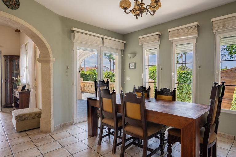 Property thumbnail 10