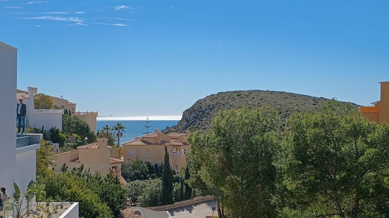 Property thumbnail 2
