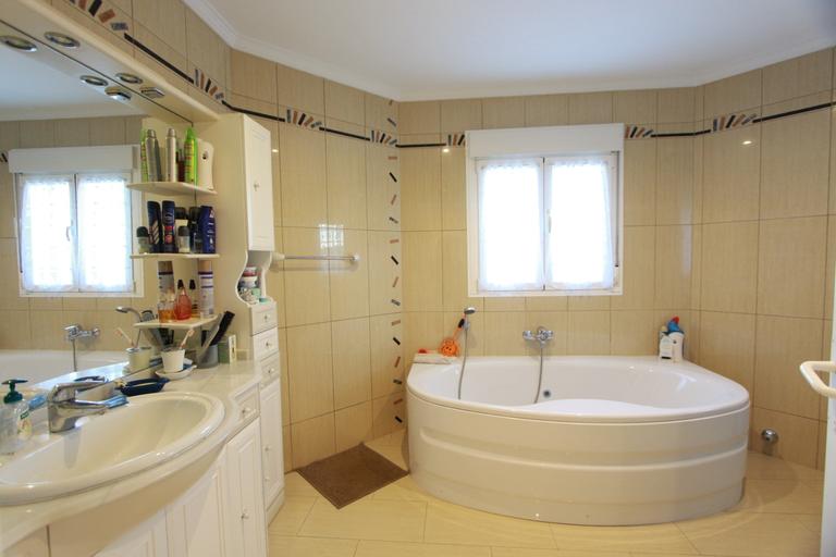 Property thumbnail 9