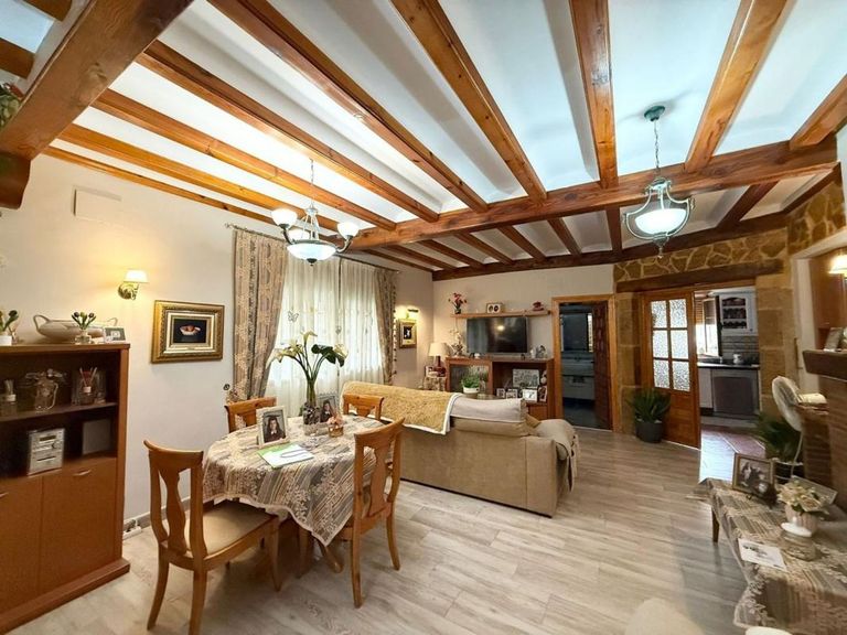 Property thumbnail 4
