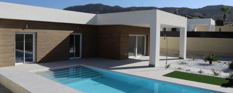 Property thumbnail 1