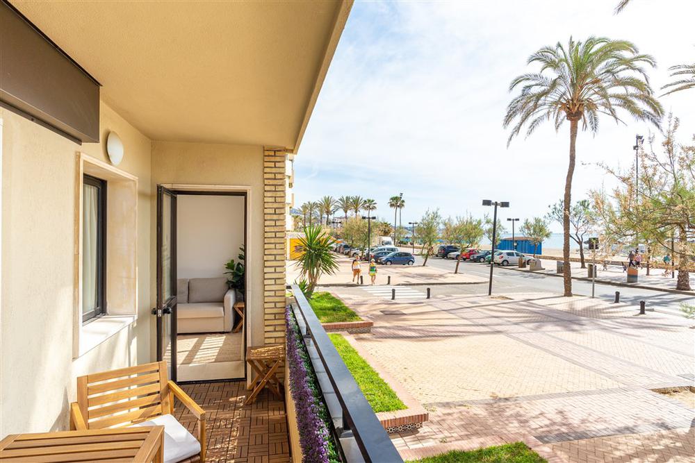 2 bedroom Apartment in Fuengirola, Costa del Sol - Property YCS8208
