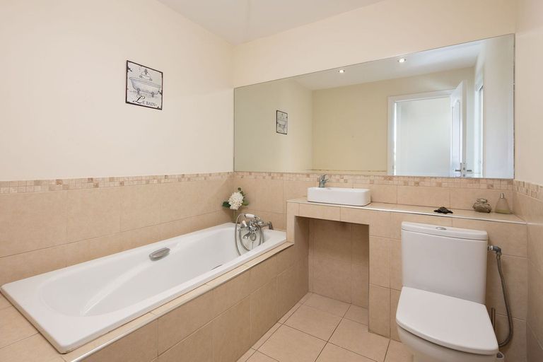 Property thumbnail 46