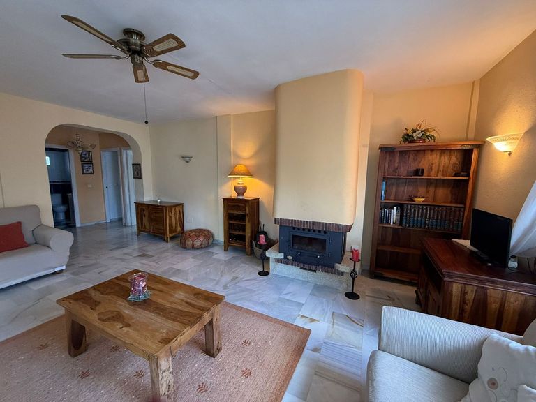 Property thumbnail 2
