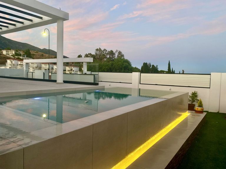 Property thumbnail 12