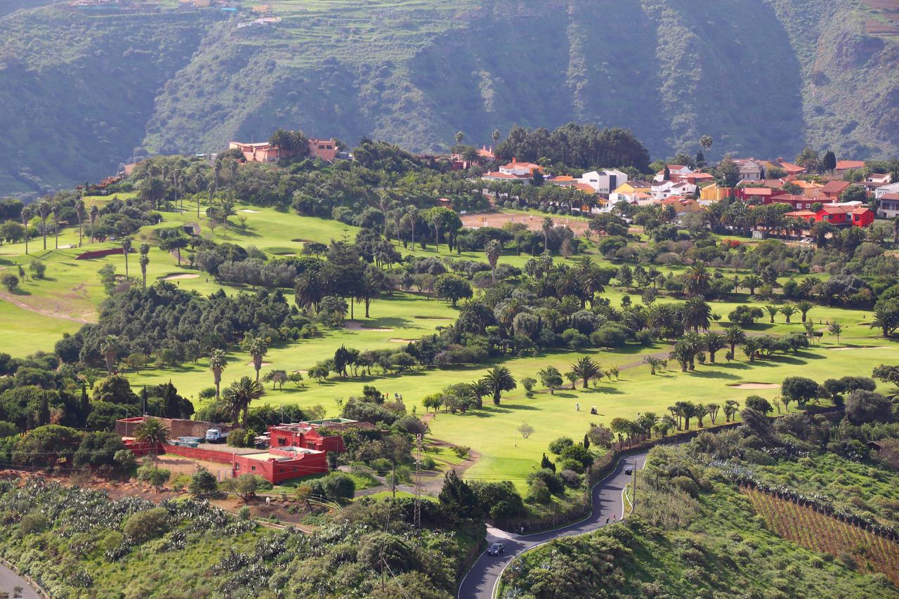 Top - Rated Golf Courses to Buy Property Near Gran Canaria