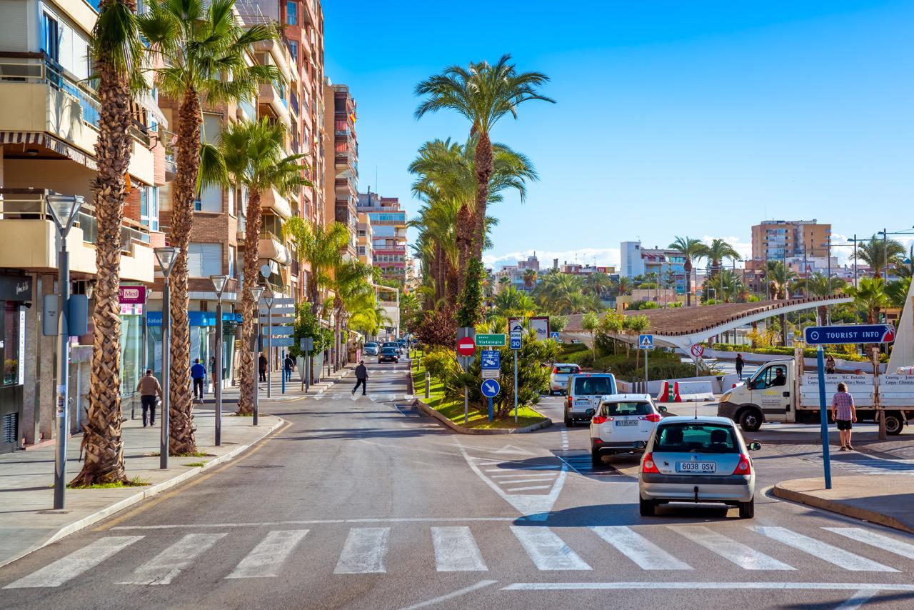 Street view from Torrevieja's Paseo Vistalegre road